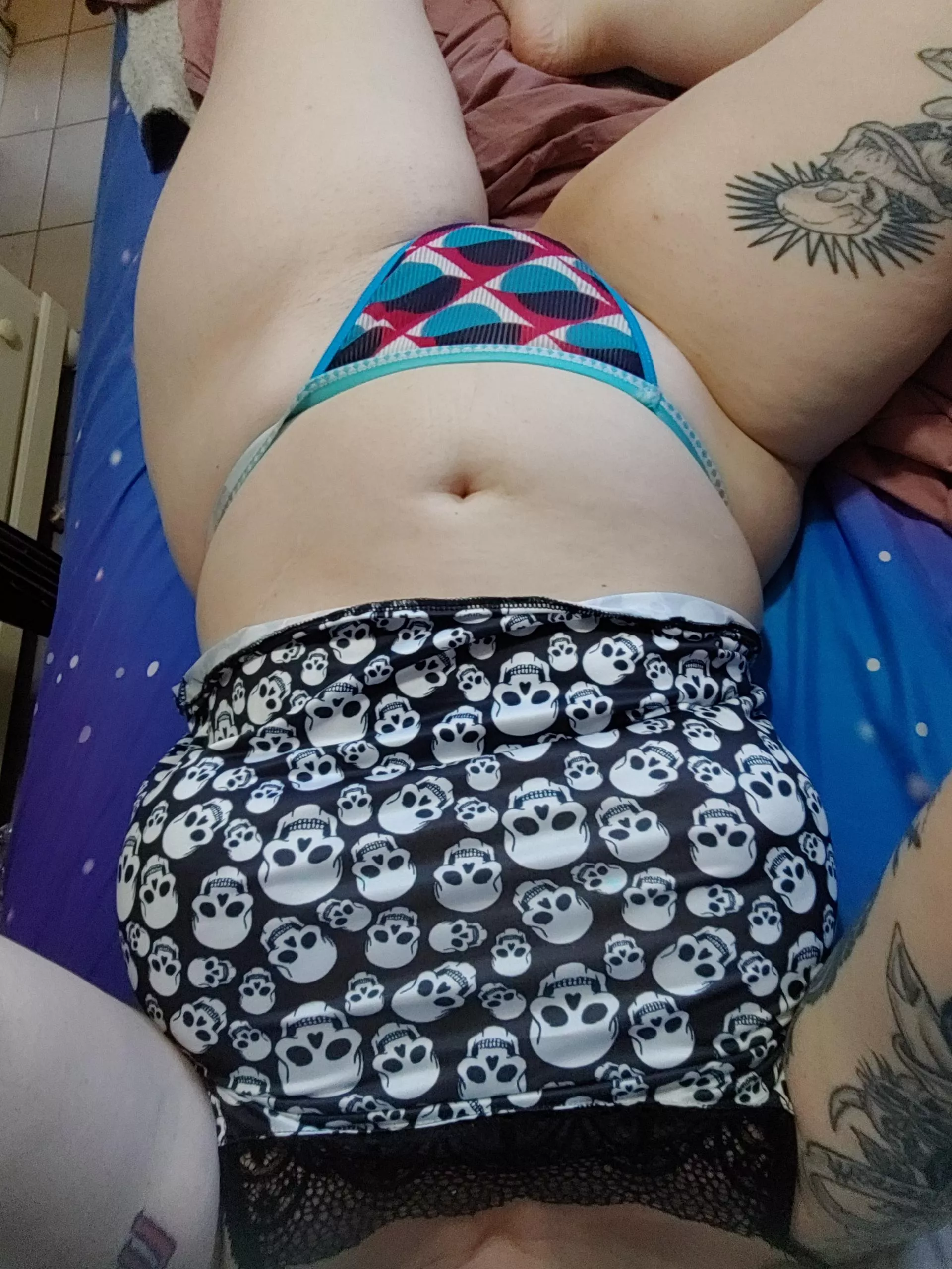 [SELLING] Dirty worn panties 💠 Custom Photos 💠 Vials 💠 Pocket Squares 💠 Shoes 💠 Tights 💠 Sexting 💠 and lots more!