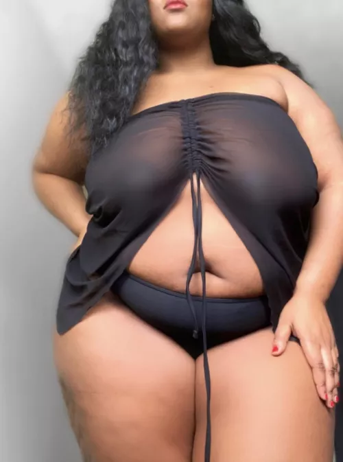 [selling] Fetish Queen Nym now available for video chat, audio call and sexting. Prices, contact and specialties down below