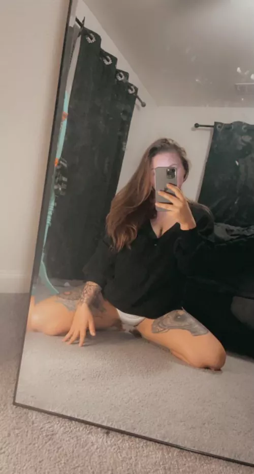 [selling] I’m so indecisive you can’t cuff me But I’m wifey. I just a want a man who gonna slurp me like a icee😈 come check my drawer loves your next pair is in there❤️