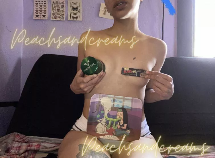 [selling] It’s the perfect day to smoke some grass 😈. Spend over $42.00 and get a special surprise with you purchase 👀