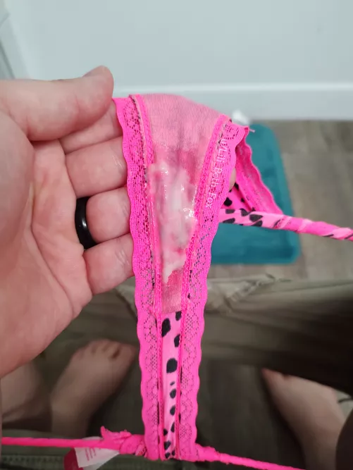 [Selling] Need a sweet treat? This pair is available! ❤️ $30 vac sealed and free US shipping +5 nudes! ❤️ Verified Seller ❤️ DM or Kik Lili_Beth_Fox