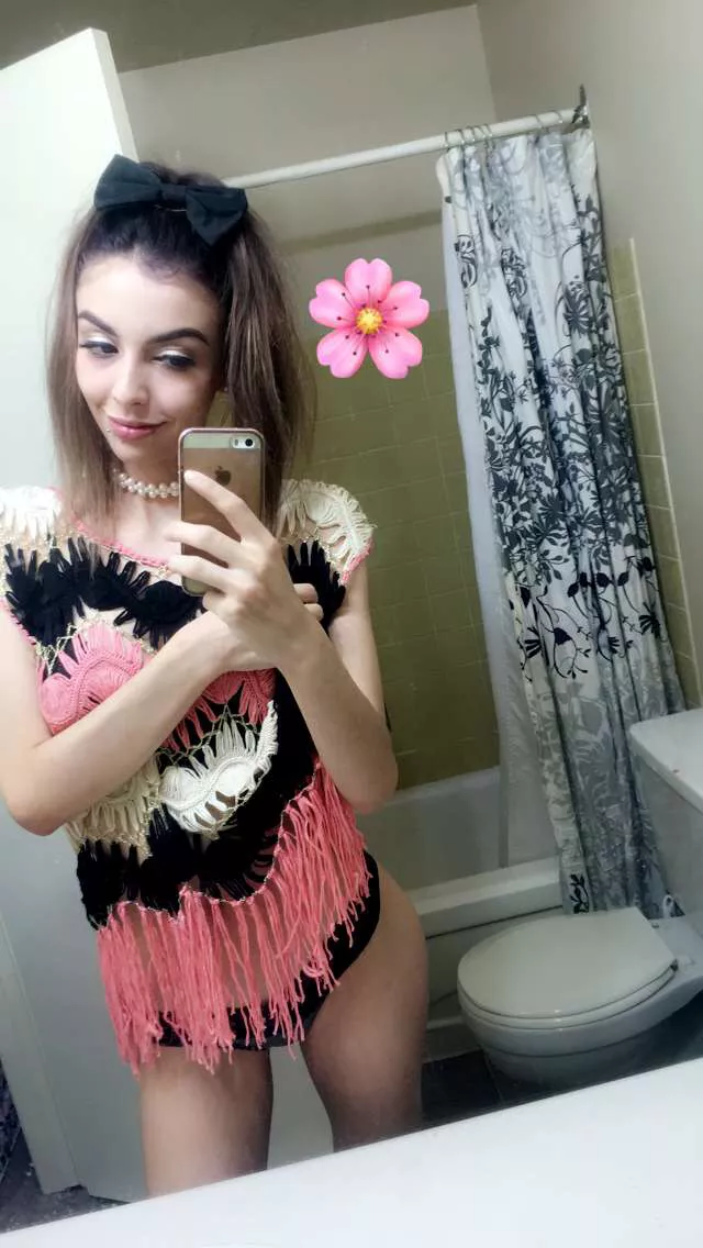 Selling nudes, long videos (sextapes, fingering, dildo), sexting sessions, gfe...hit me up on Kik or Snap @missofiac π Selling nudes, long videos (sextapes, fingering, dildo), sexting sessions, gfe...hit me up on Kik or Snap @missofiac π