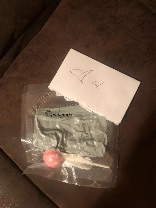 [selling] Panties 💎 Custom Content 💎 Vials & Pops 💎 See my pinned posts for full menu 💎