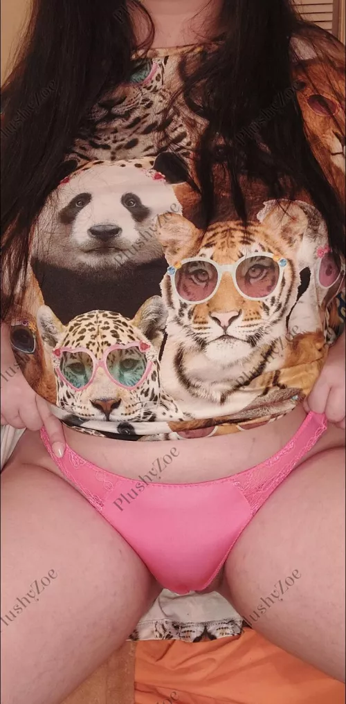 [selling] [us] Yes this bright pink thong is for sale. come talk to this canna milf today