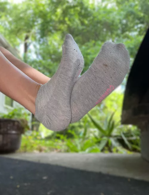 [selling] who likes sweaty grey ankle socks? i know i do😍🧦