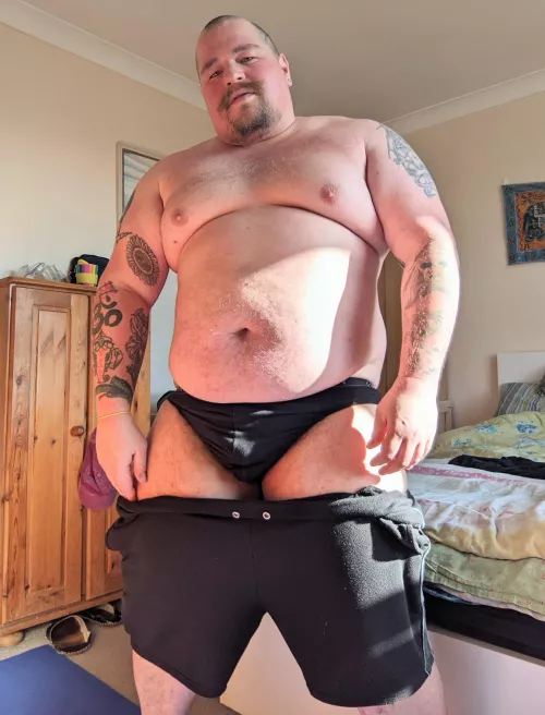 Serving sweaty boy 😋