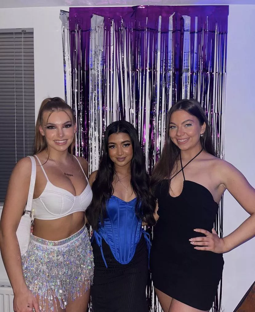 Sexy babes