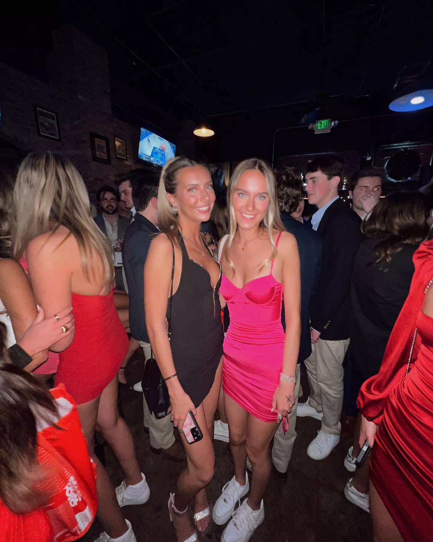 Sexy blondes