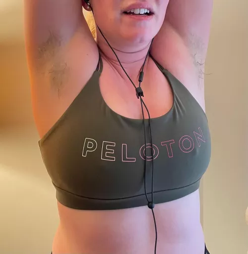 Sexy sweaty pits 💦