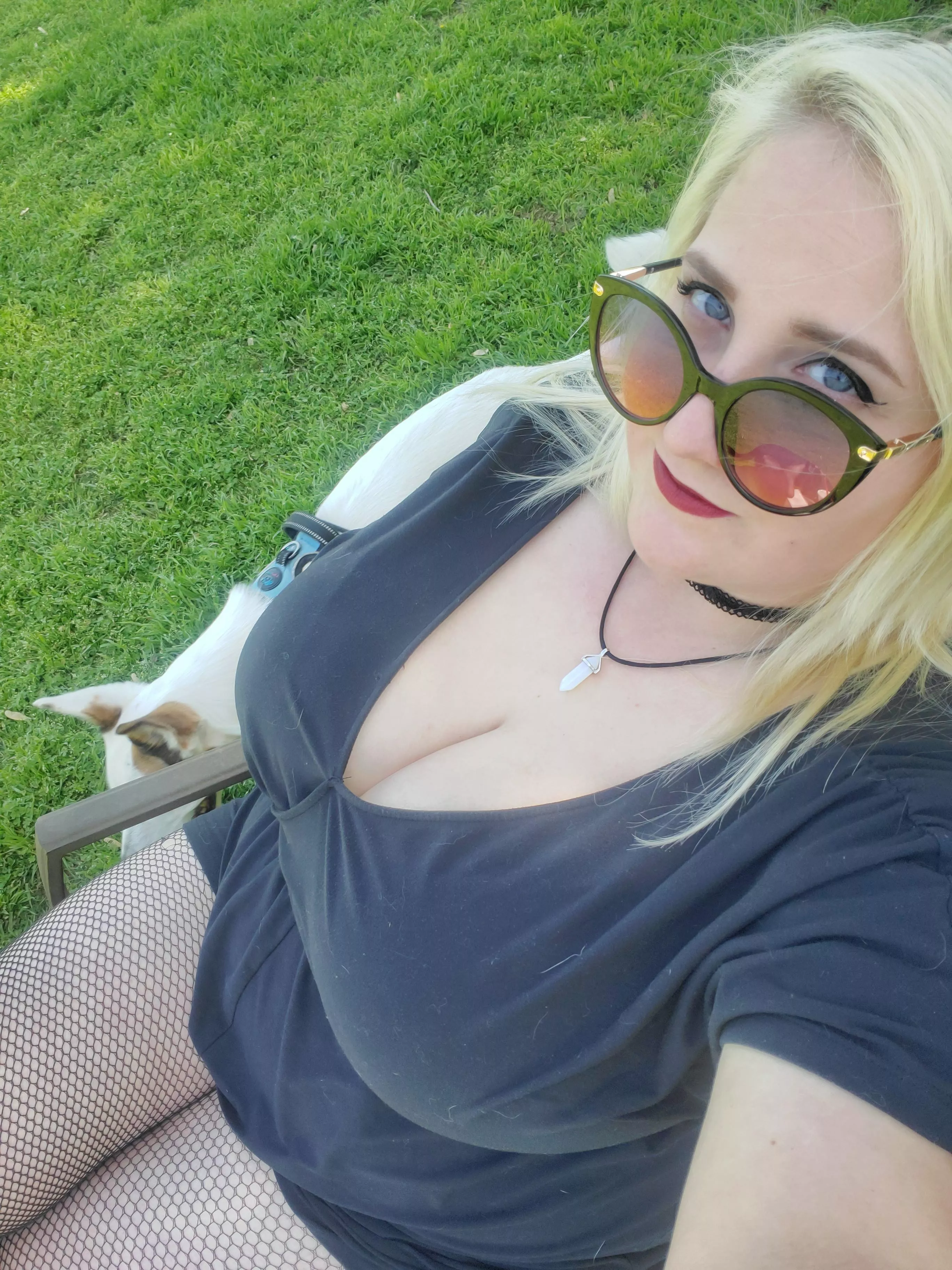 SFW, happy friday from this Big Titty Goth Girl 😈