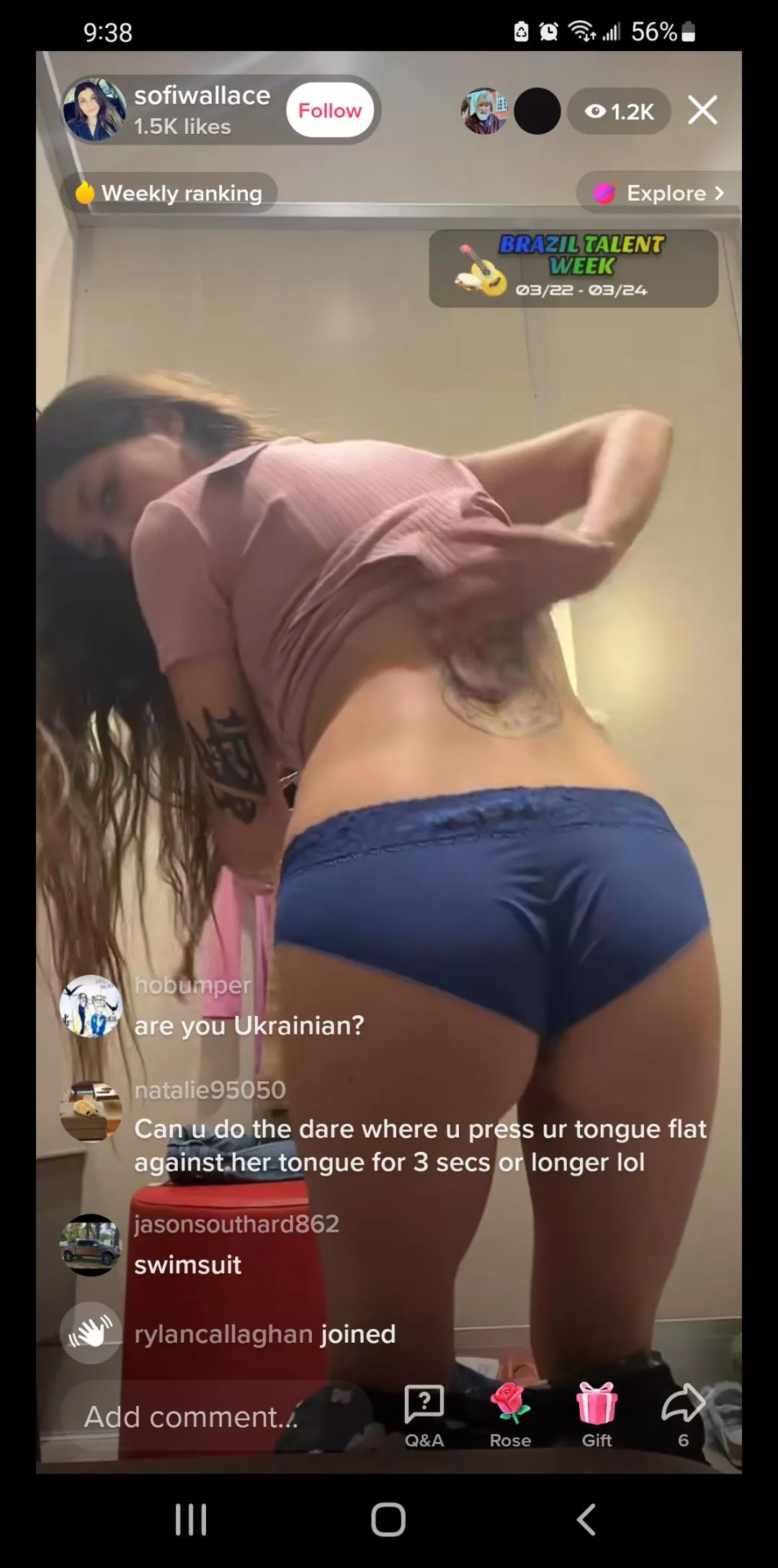 shes live now