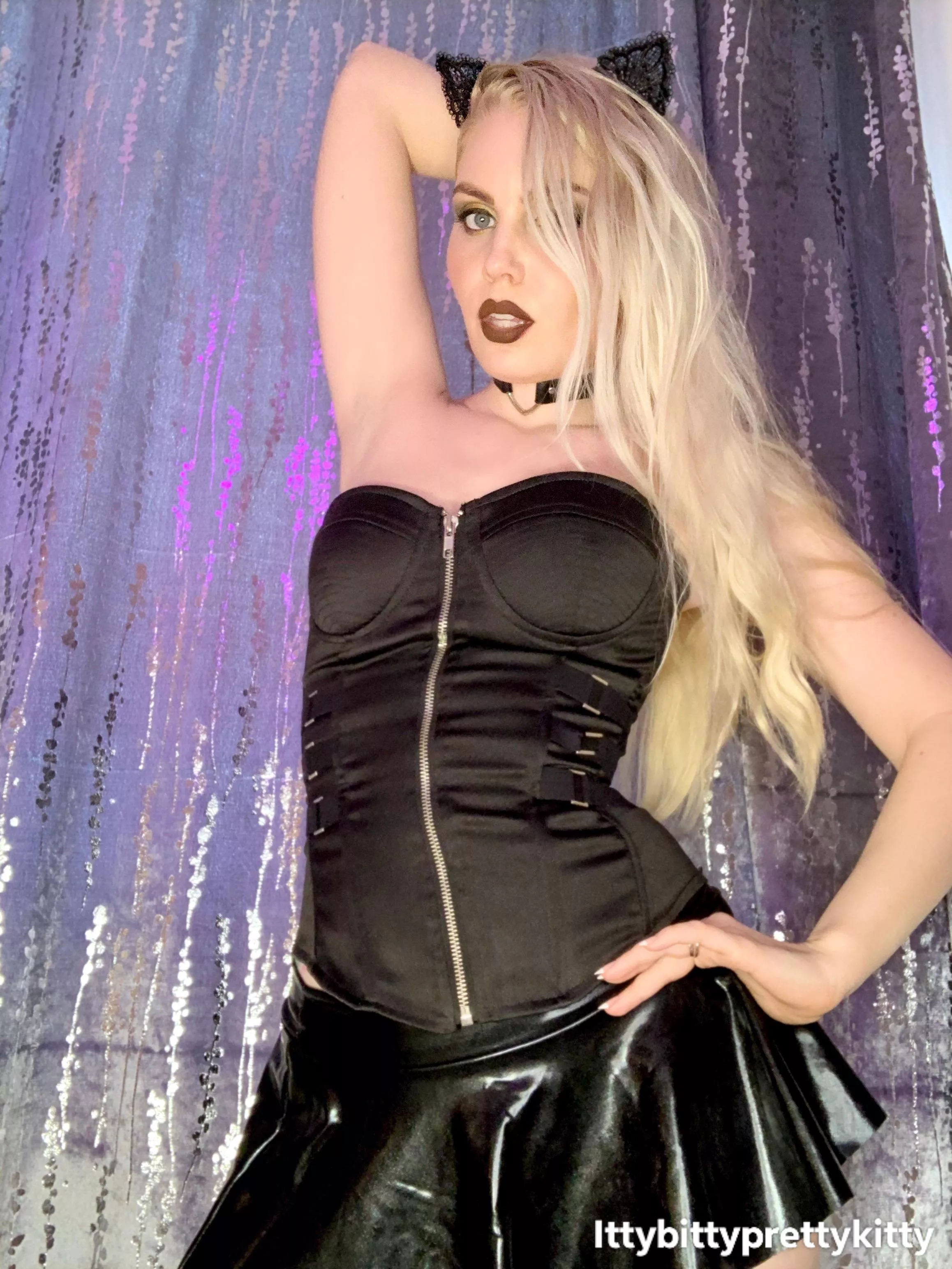 Shiny skirt