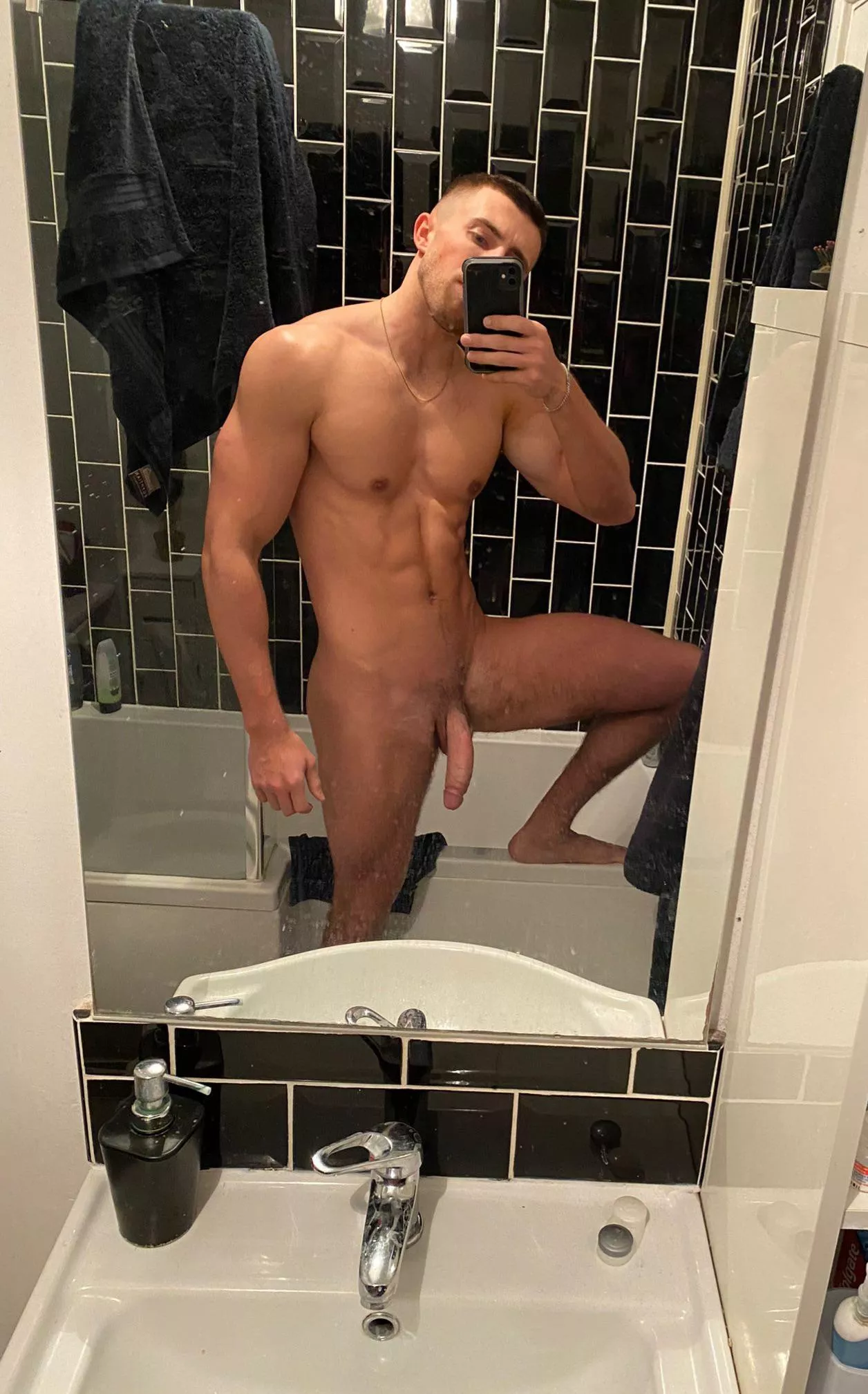 shower time😏 (24)