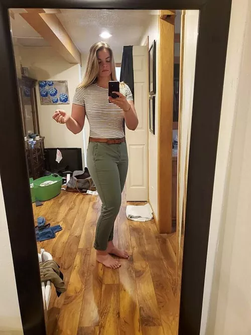 showing the wife off, ask to see her milkers. kik dgehtz95