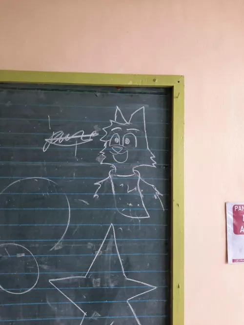 Since i got bored on my lunch time, i drew a cute art on the blackboard. Greetings from PH🇵🇭