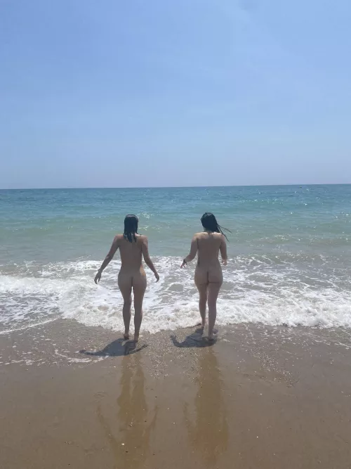 Skinny dipping BFFs ❤️