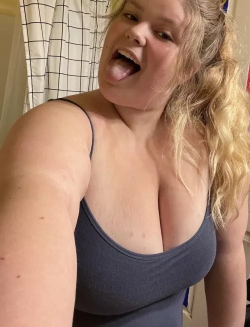 Slide it in my mouth 😝