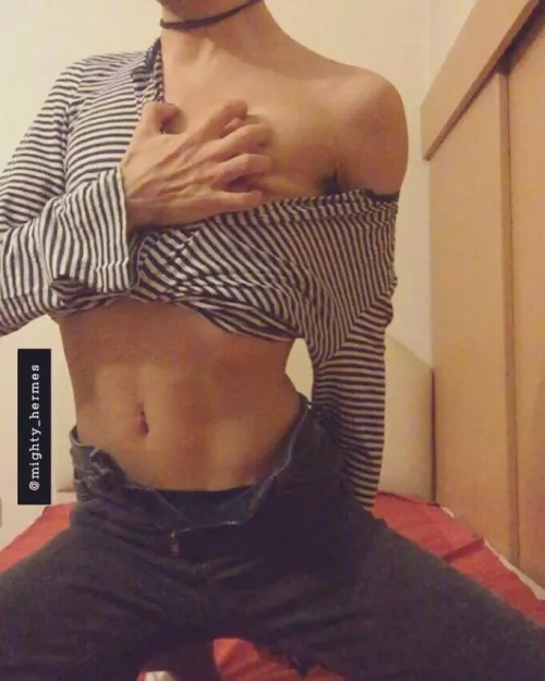 Slim submissive baby 🥺 come get yours for 3$ 💞 link below⤵️