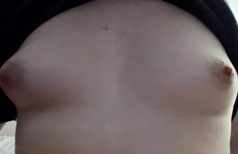 small & sensitive 🖤