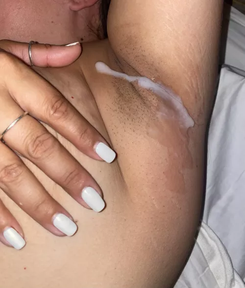 Smelled, licked, then came 😮