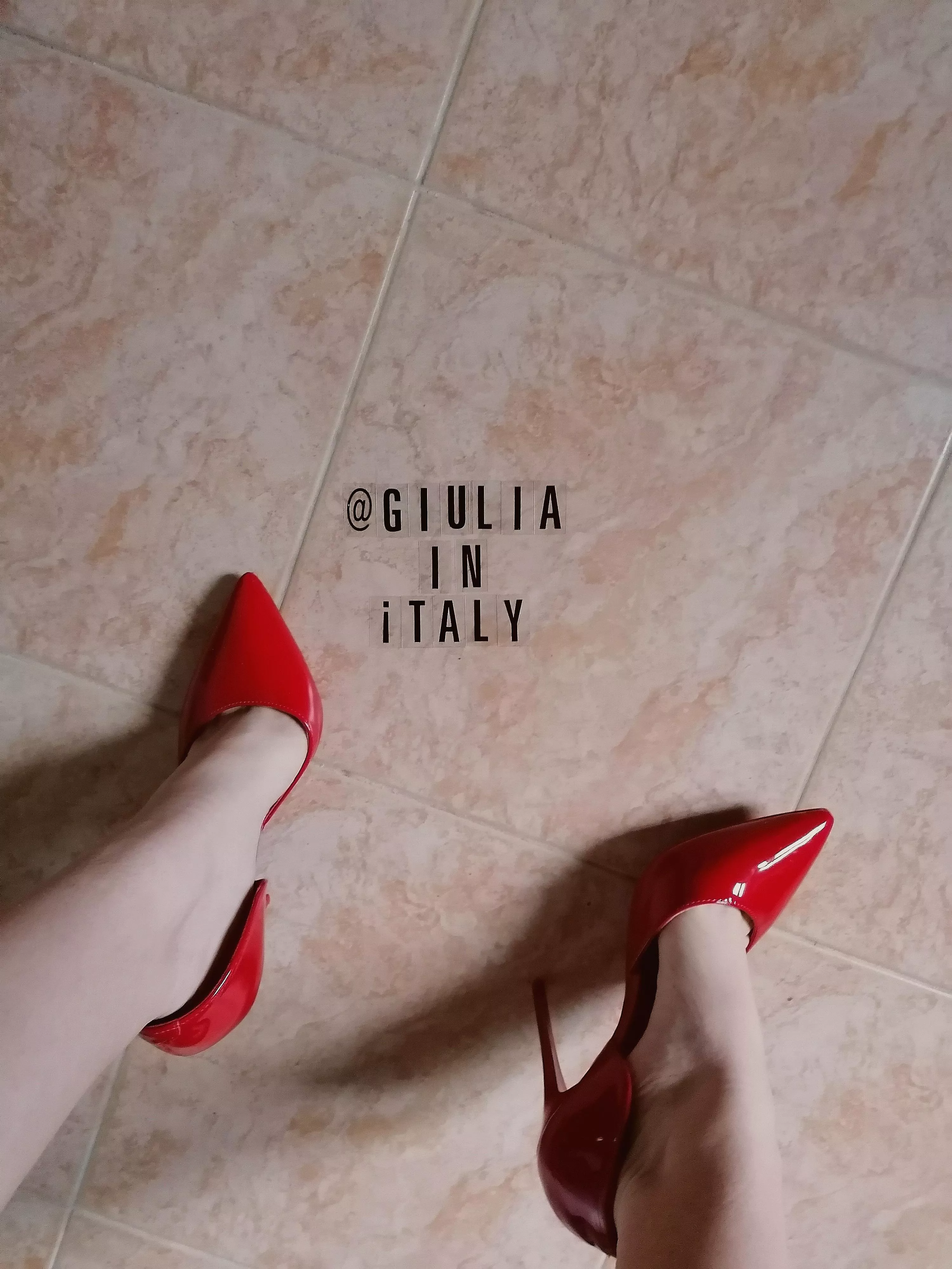 So sore from wearing heels... Who's going to rub them? 🥱