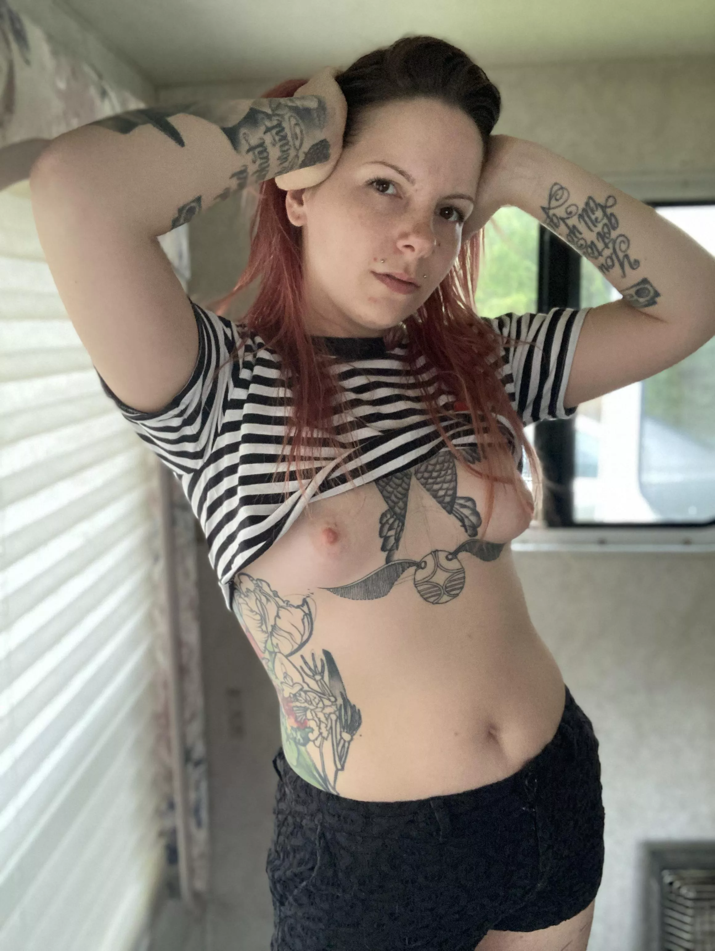 Some days I don’t like my small boobs, some days I do. Today I think they’re cute 🥰