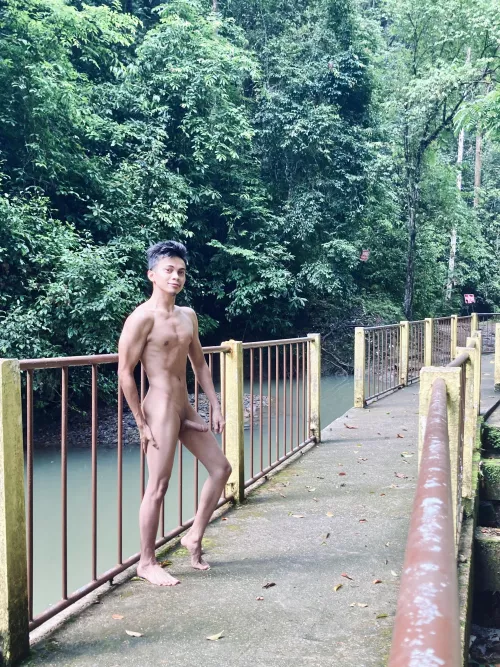 Somebody definitely will see me walk！