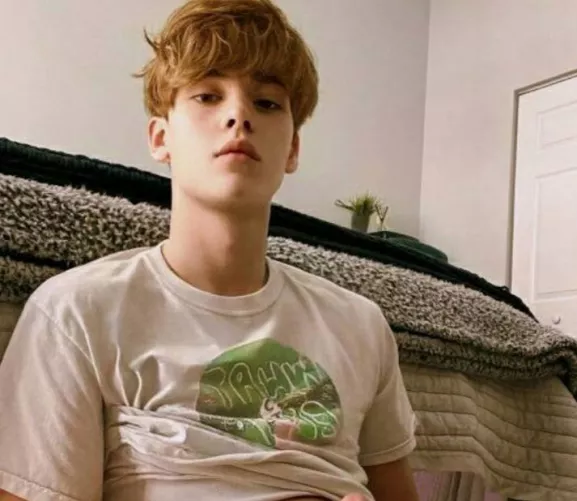 someone knows the name of this cuttie?