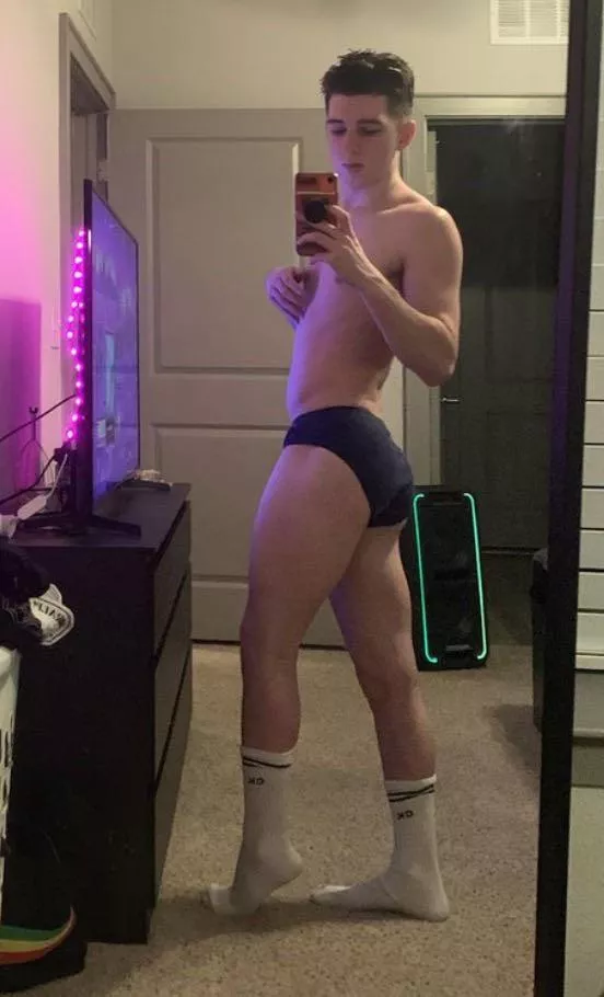 Spank it good for me 😈