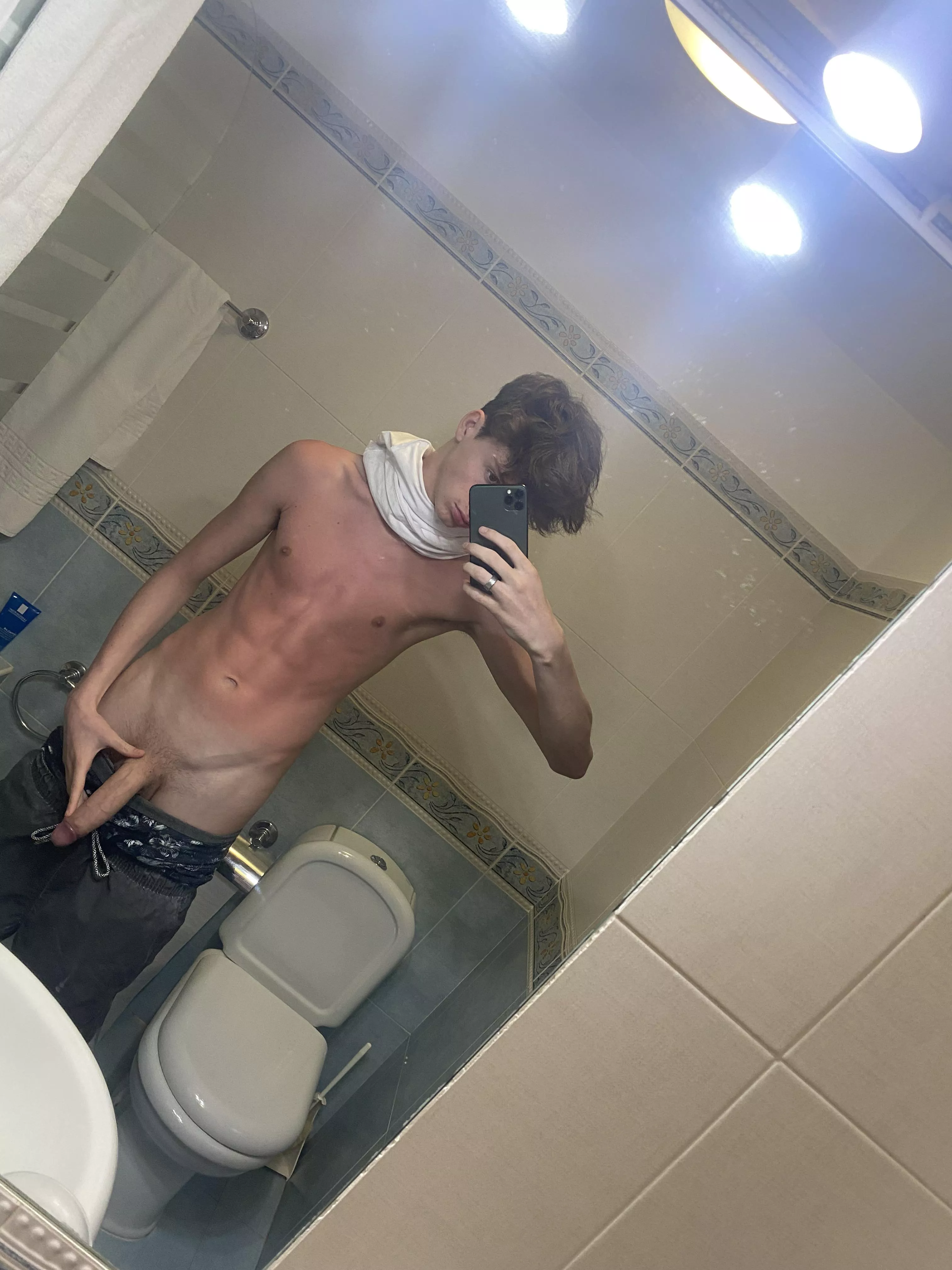 spent a bit too long in the sun🤭😅