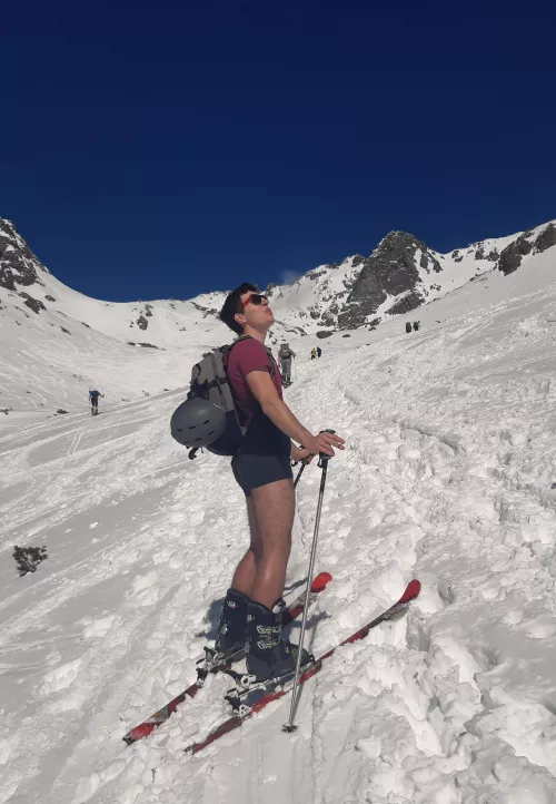 Spring sun has me hiking in boxers🔥❄️