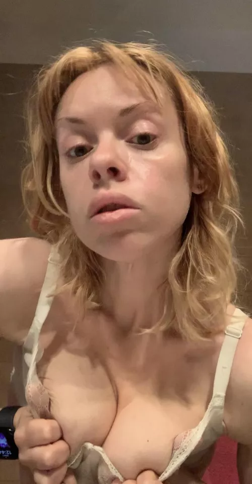 Squeezed boobs look much bigger 😂 follow my FREE OF page 💕