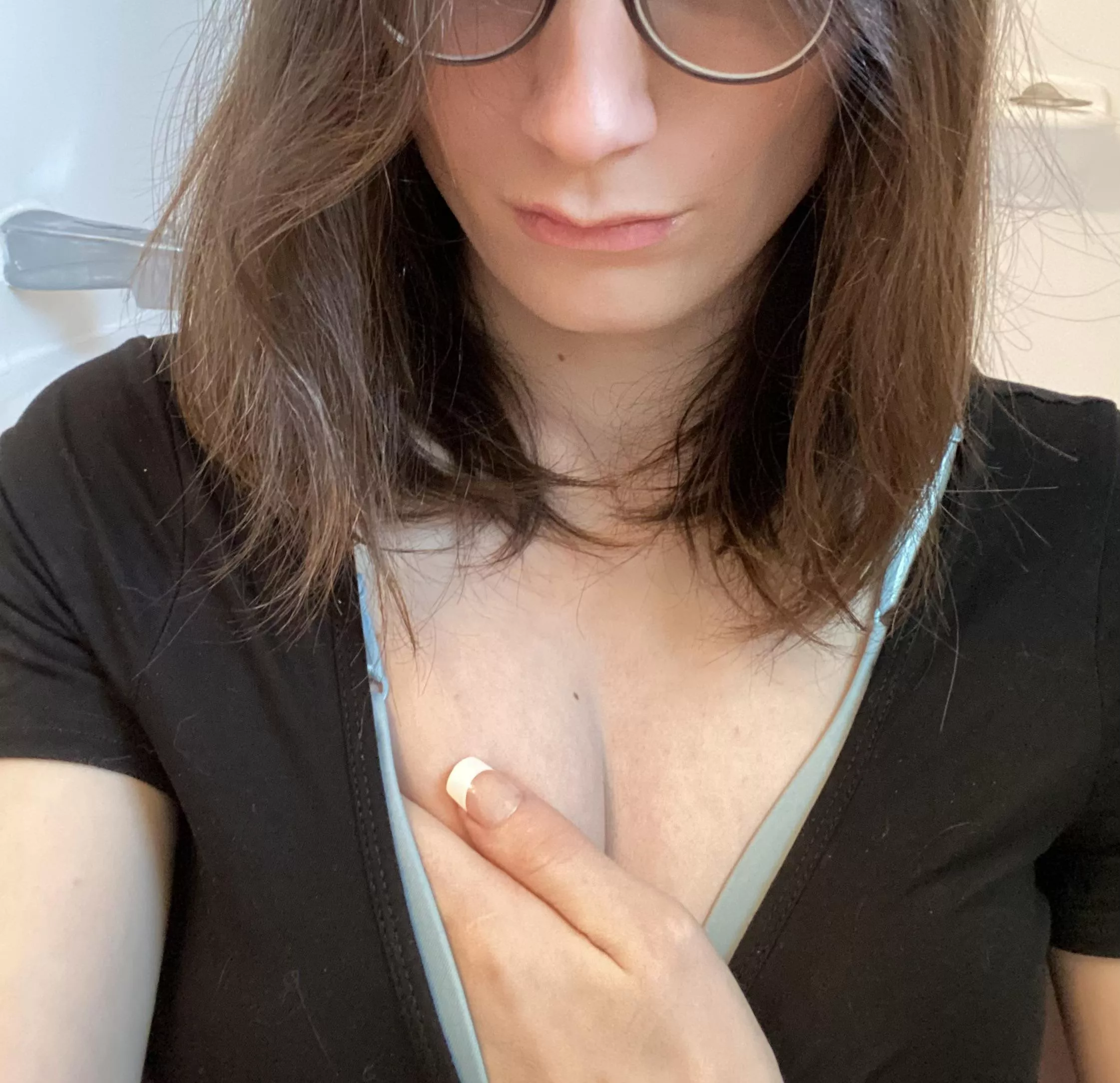 Starting to get sissy urges, idk what’s happening to me… kik: OftheThorns