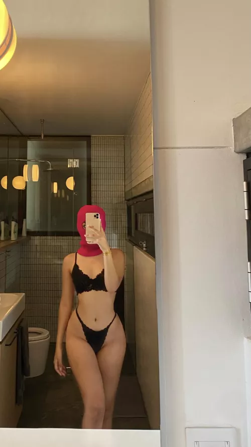 [STBA] Anyone like big thighs😋