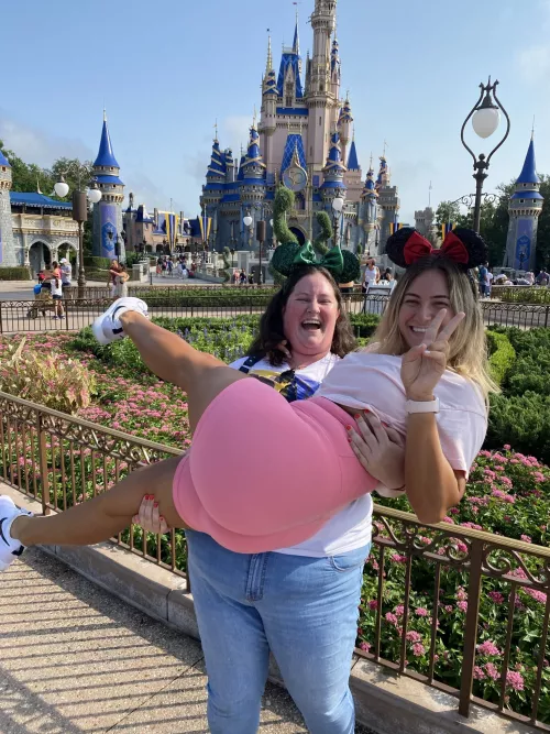 Stephanie (BBCAN10)'s full cheeks