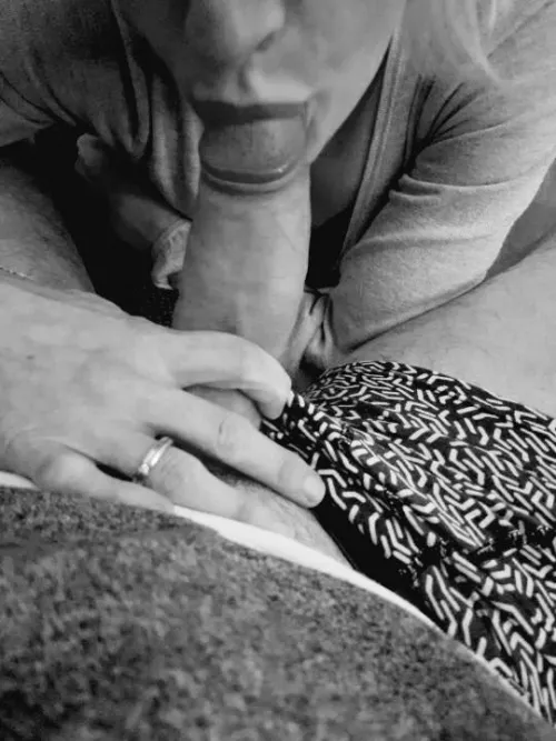 Sucking hubbies dick