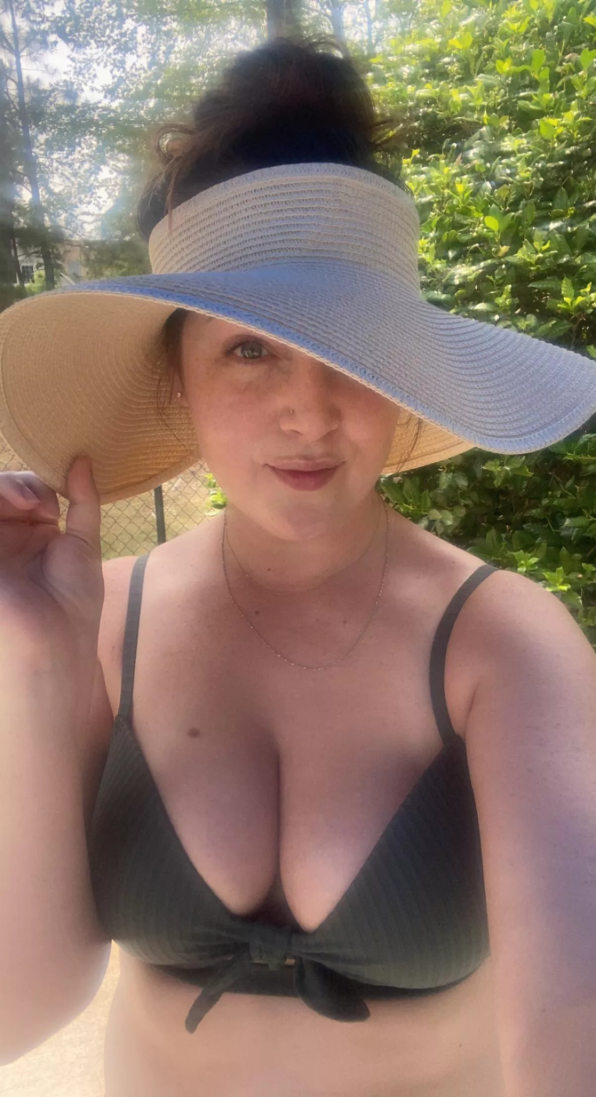 Summers by the pool = (f)reckles ☀️👙
