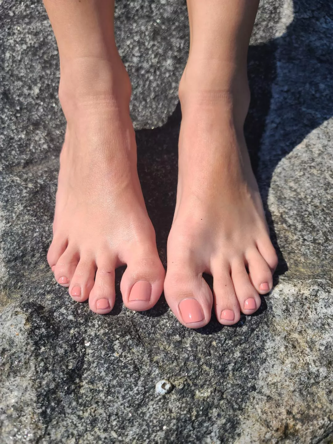 suns out, toes out.