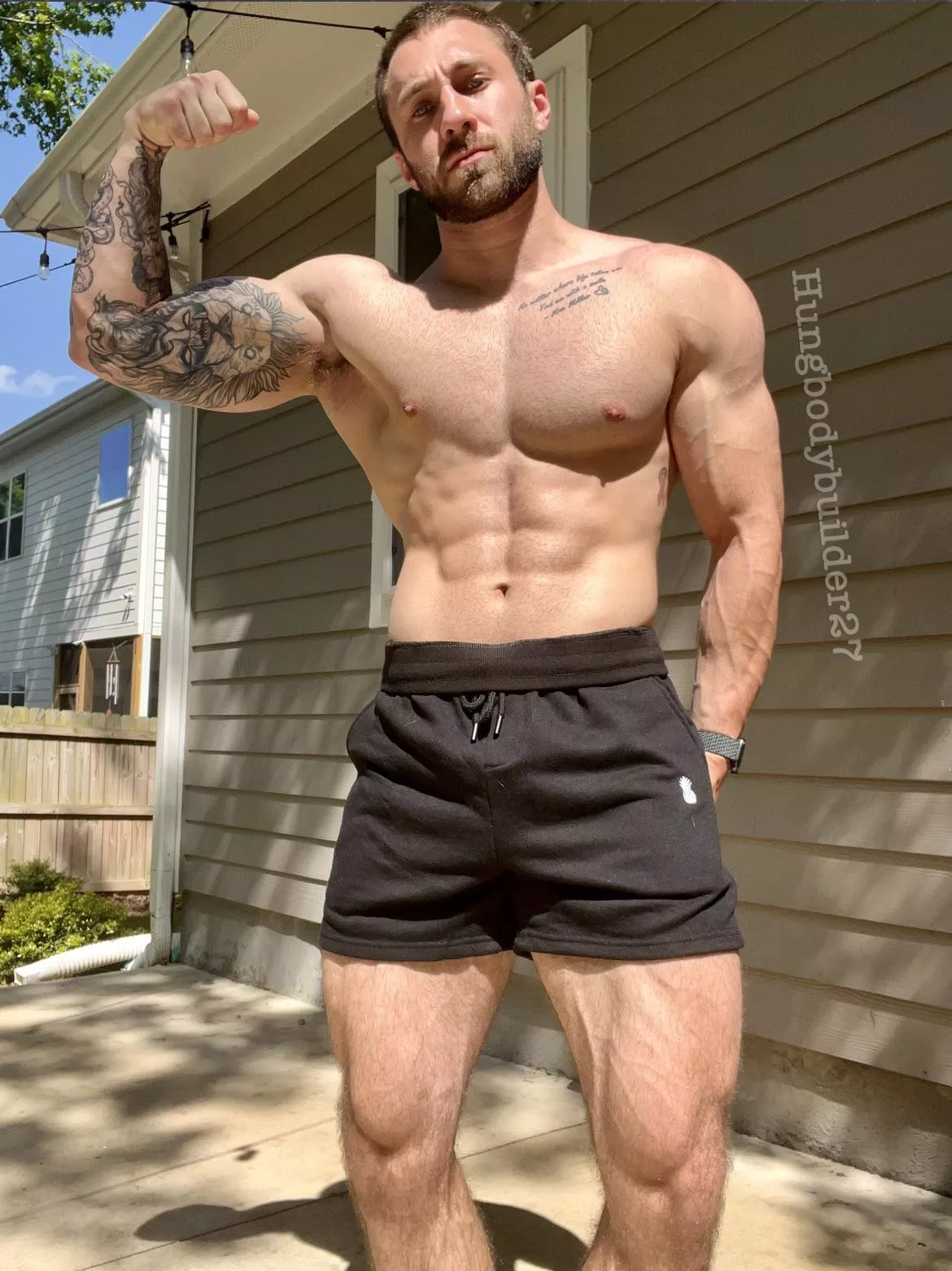 Sweaty after some outdoor cardio 💪🏼💦