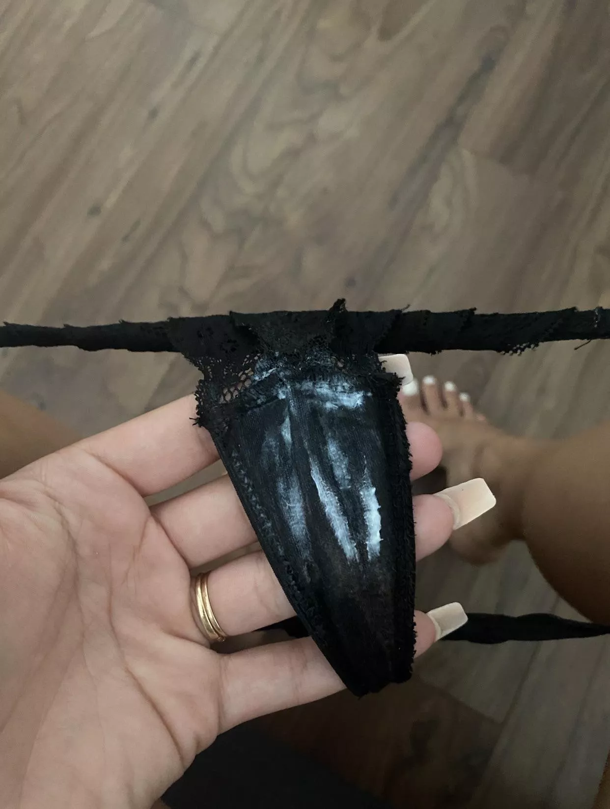 Sweaty and creamy panties after today’s gym session 👅