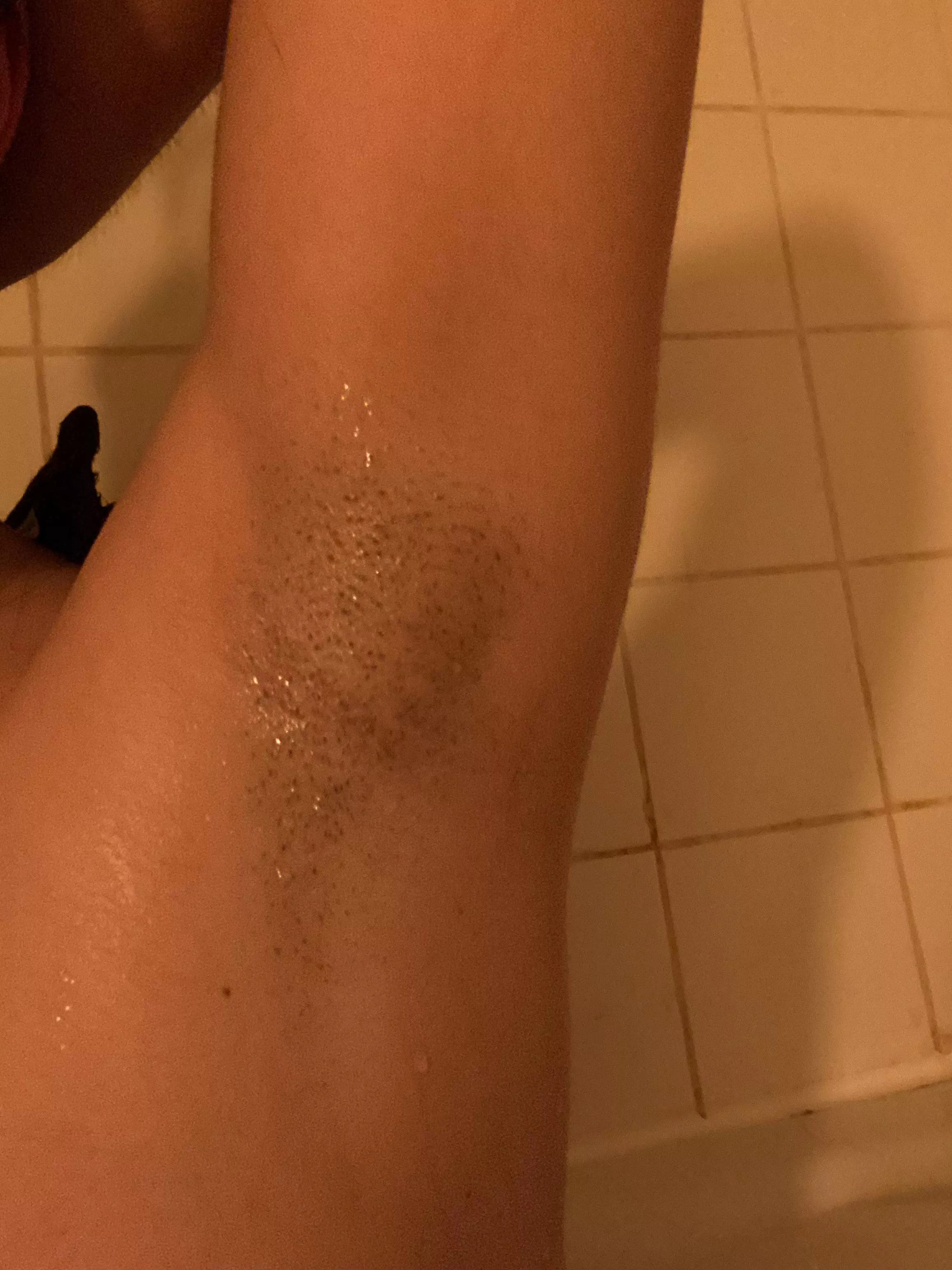 Sweaty & hairy bath armpits😍😍
