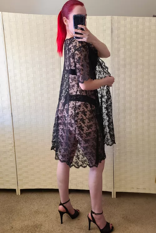 SWIPE-> Vintage Chevette lingerie robe I found thrifting