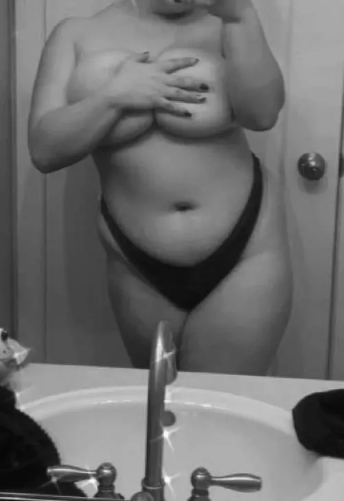 Taking submissions for someone else to be my hand bra 😩