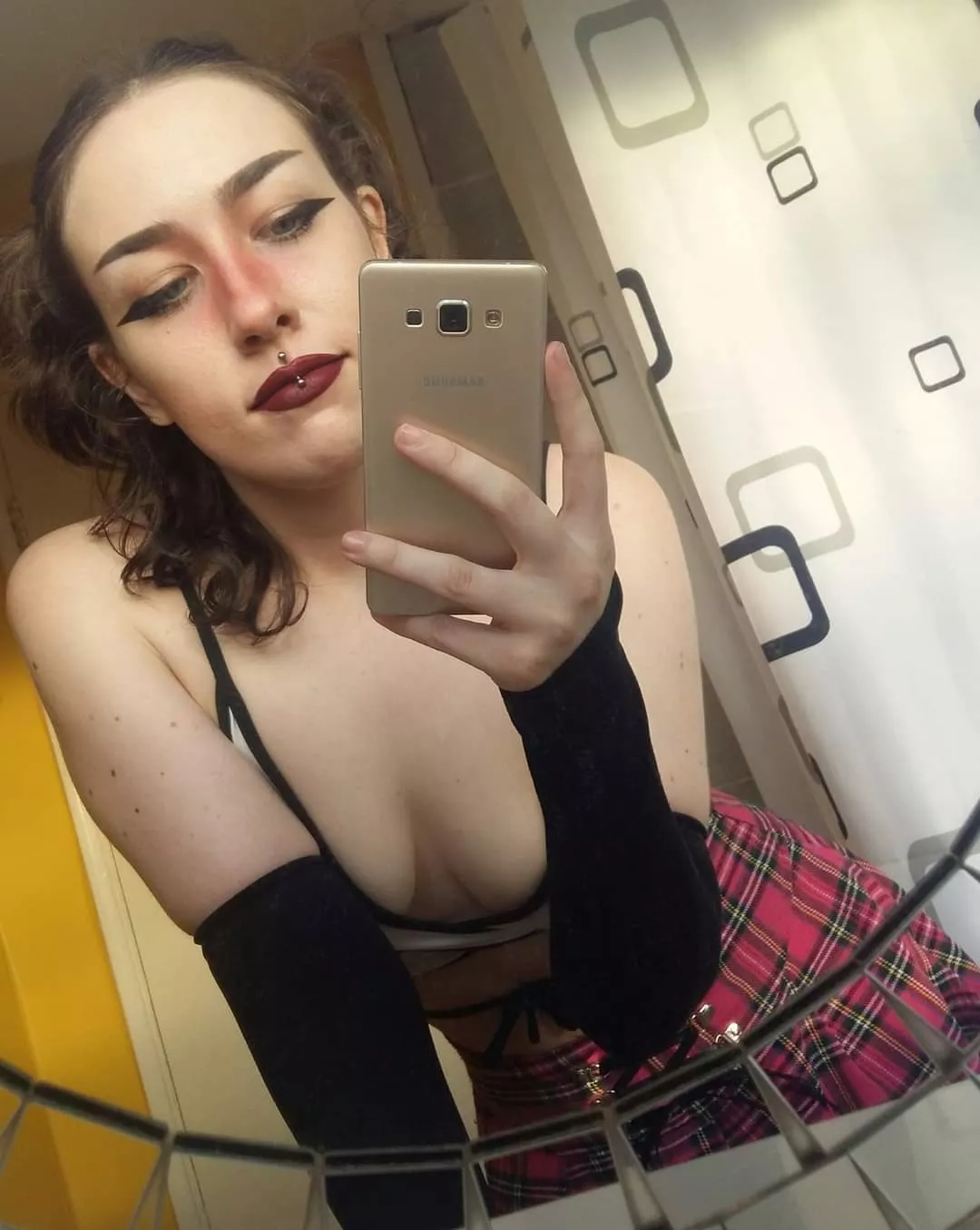 Teasing emo