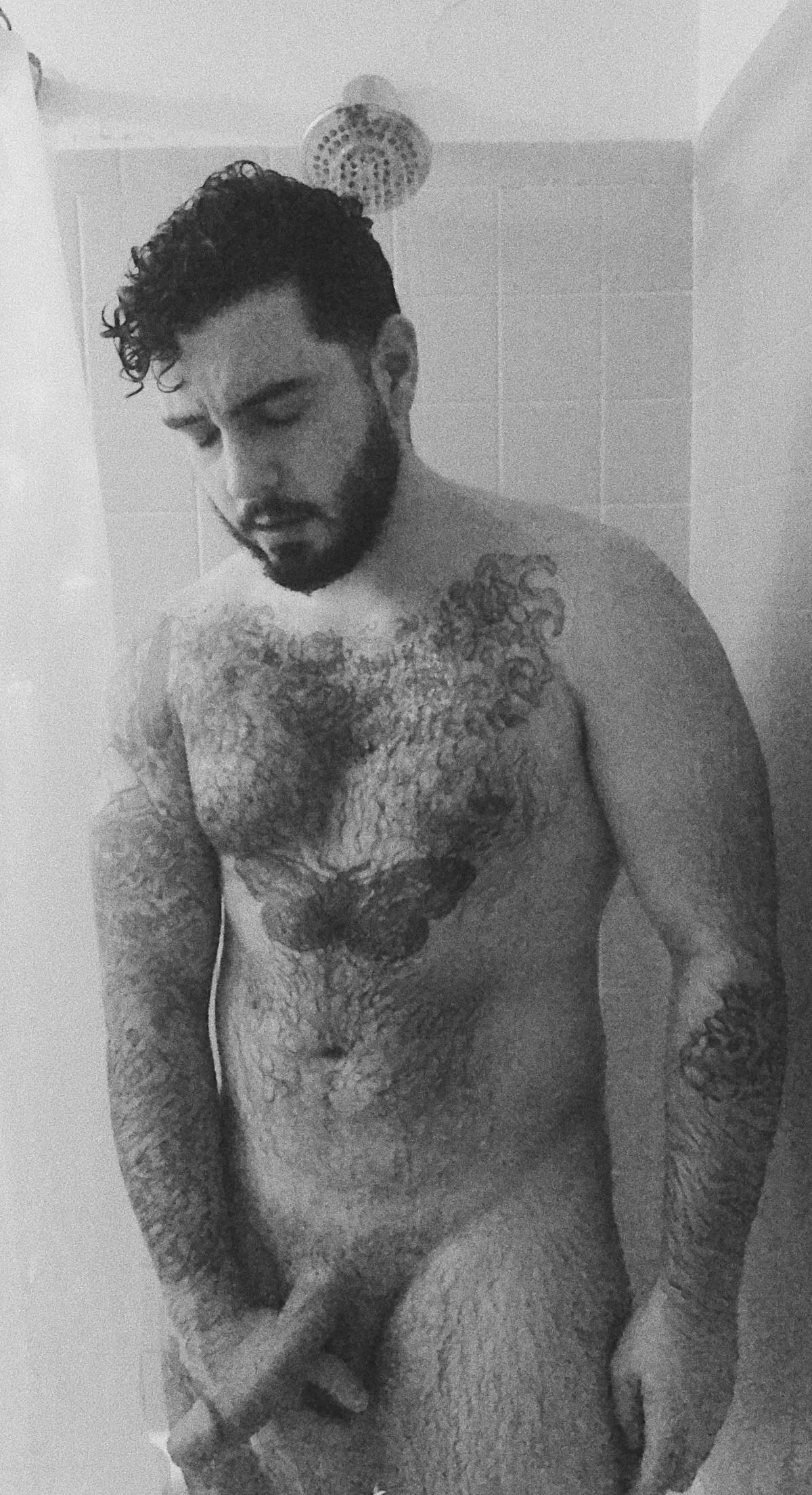 Tell me your favorite thing about shower time 🚿