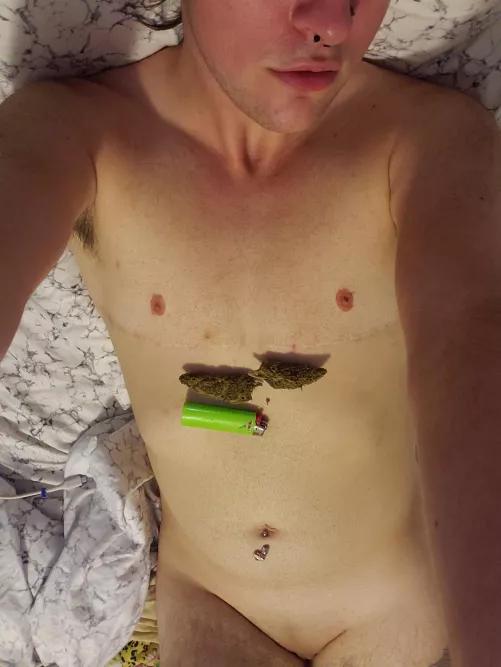 The biggest nugs I've ever seen 😳 lighter for scale (TM) (28, they/he)