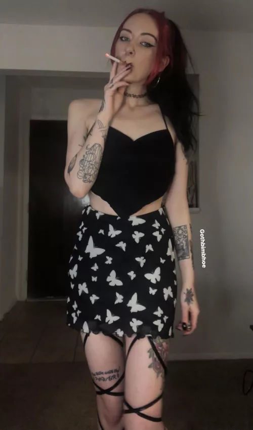 The cigarette really pulls the outfit together 😆❤️