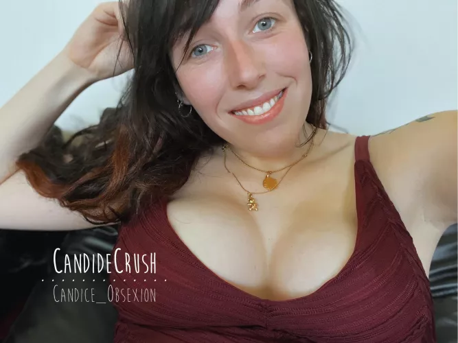 The good point of not being fit: No bra needed, your belly pushes your boobs up when you’re sitting 🥰