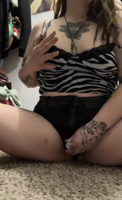 The next 10 subs get my OF for 50% off link in comments 👀