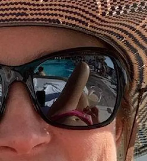 The reflection would be better if it captured me licking her.👅